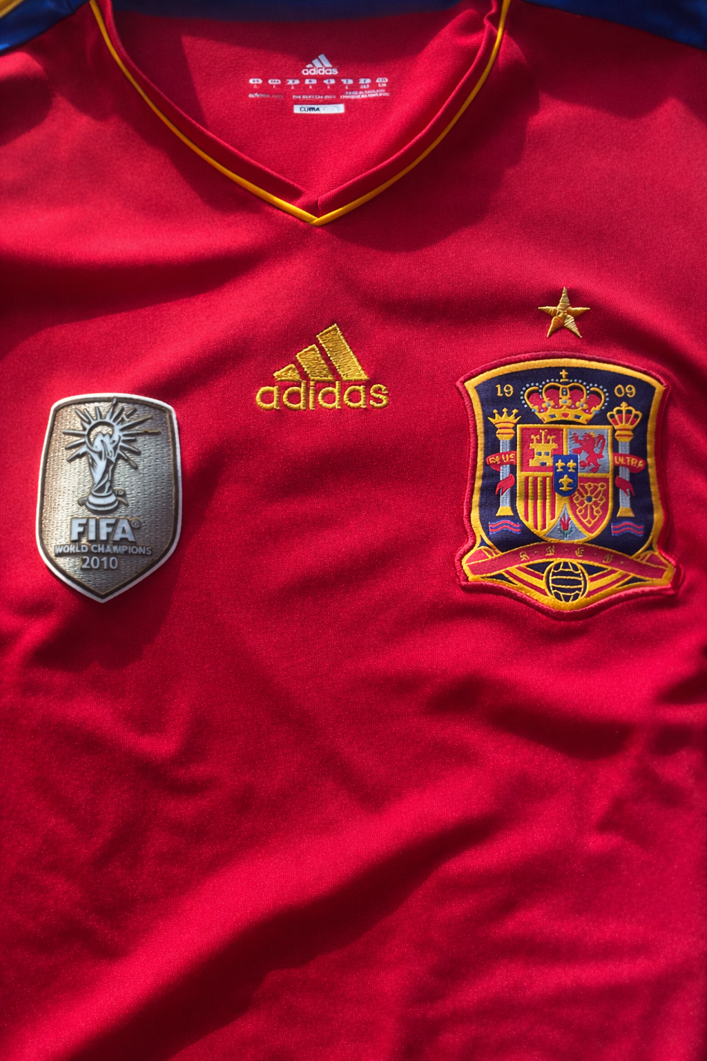 Spain Adidas Home Jersey 2010 World Cup Champions Patch – Men’s Size L